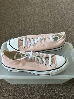 Converse Low Top Sneakers Pink with White Accents